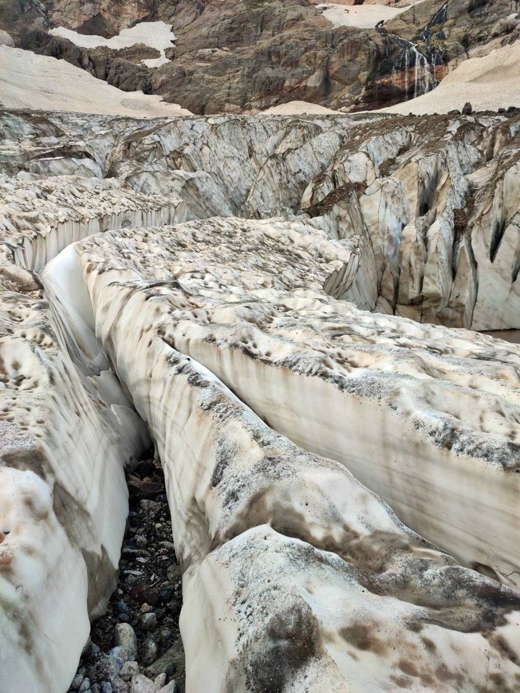 Türkiye'nin buzulları eriyor: Gelecek nesilleri zor günler bekliyor! 20 bin yıllık geçmişe sahip 2
